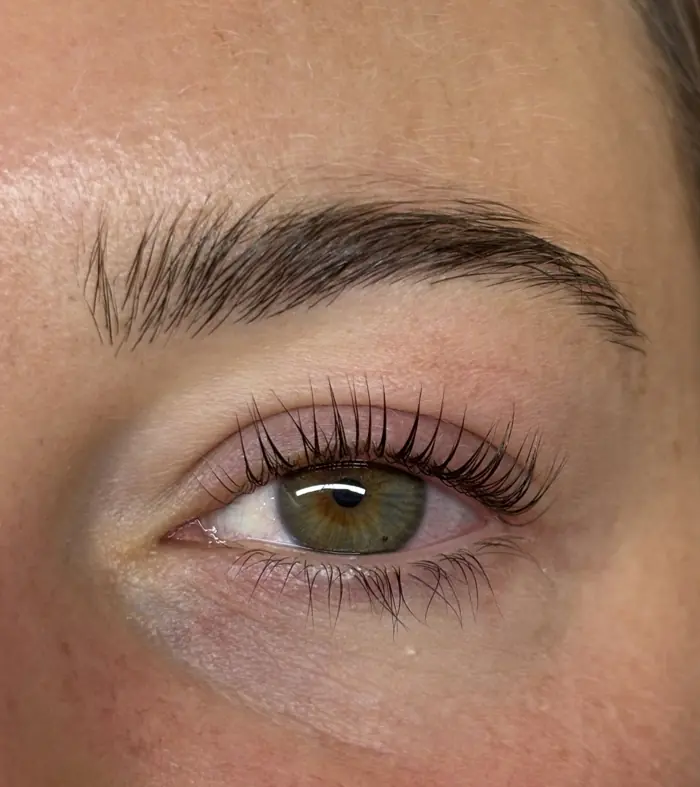 Rehaussement de cils chez Sahyla